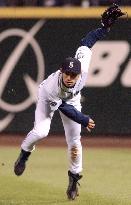 Ichiro wins Gold Glove award for 2nd straight year